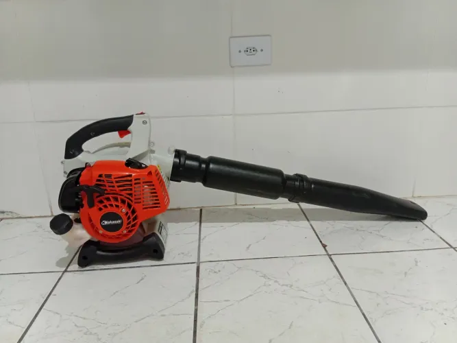 Soprador de folhas  a gasolina 