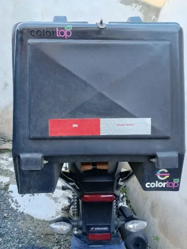 Caixa para motoboy 135 litros com suporte para motos 150, 160