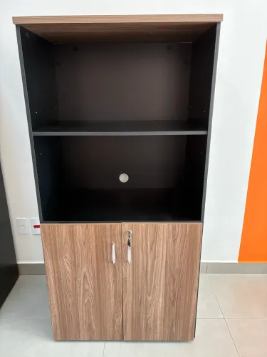 Armário Estante portas baixa para escritório 
