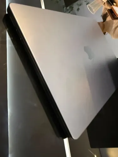 MacBook Pro M5 512gb 16Gb