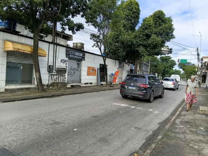 Loja na avenida principal da iputinga