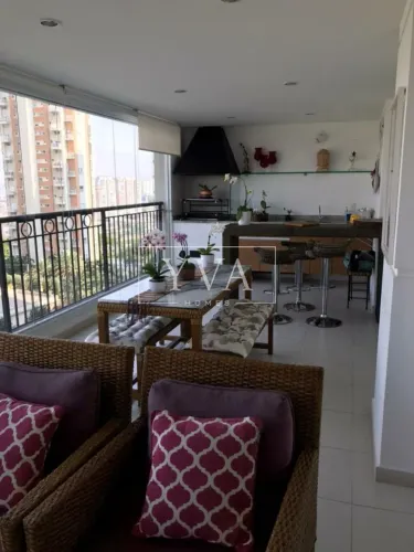 Apartamento com 243 m², 4 quartos sendo 4 suítes à venda no bairro Jardim Fonte Do Morumbi
