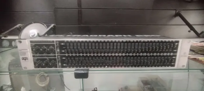 Equalizador Behringer FBQ-3102 - 31 BANDAS