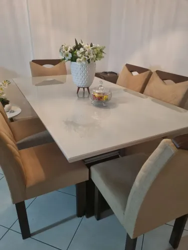 Vendo mesa de jantar 6 lugares