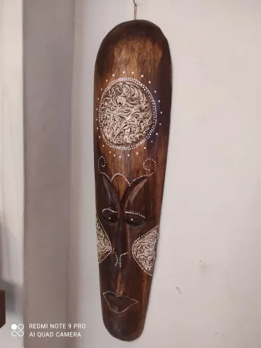 Escultura de parede ,madeira :