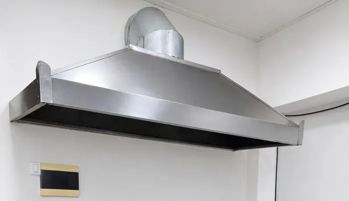 Coifa em inox com motor.