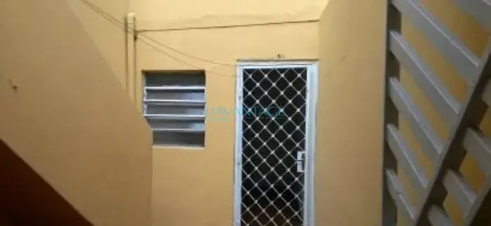 Excelente oportunidade de casa à venda com 184m² de área útil, localizada na região da Águ
