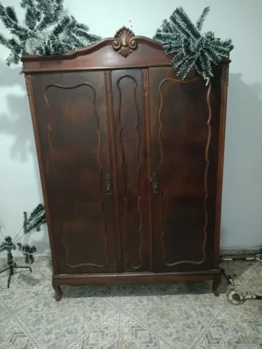 Guarda roupas madeira maciça