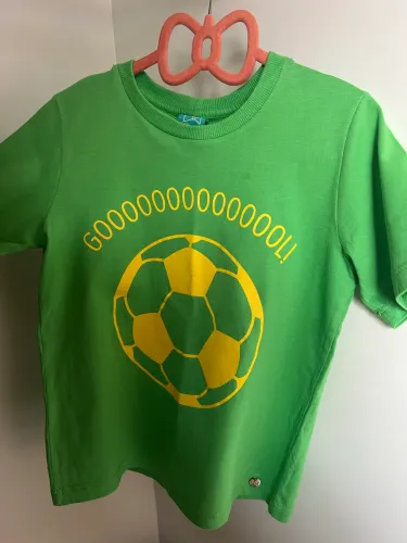Blusas *Copa* *CoisasdiMaria*, TAM 6 a 8 anos. R$ 60,00, cada. Retirada: Parquelandia