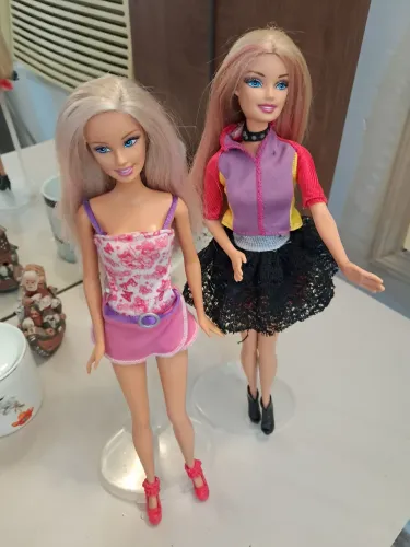Barbies fashion....