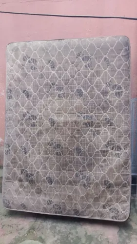 Colchão de casal molas