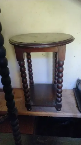 Móveis antigos de madeira