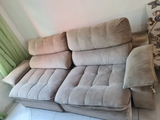 Sofá 2 lugares retrátil cor bege 2m