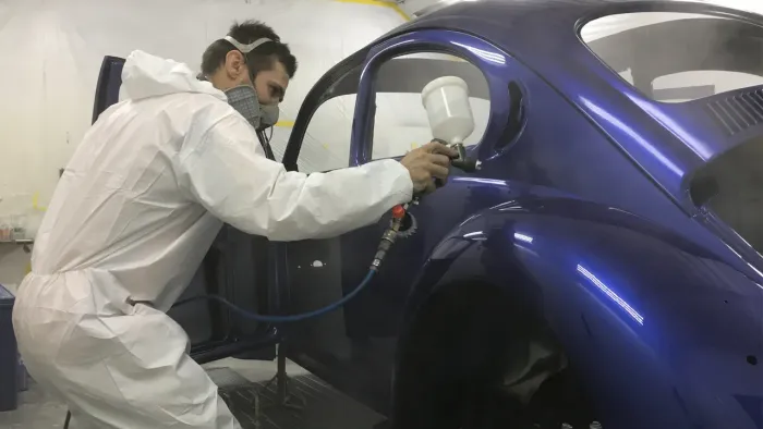 Oficina de funilaria e pintura contrata pintor automotivo