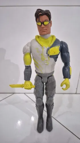 Max Steel Agente Liquida