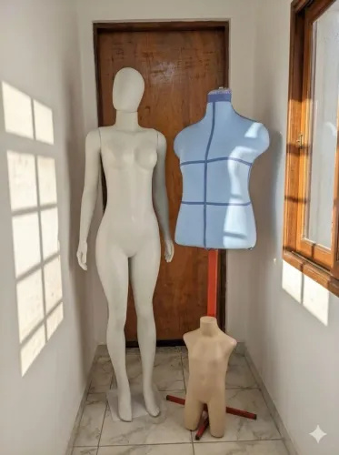 Kit para lojas ou costureiras:Manequim feminino,busto de costura fem.GG emanequim infantil
