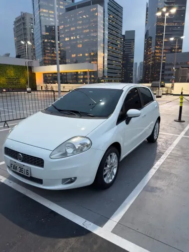 Fiat Punto Essence 1.6 Flex 16V 5P 2012