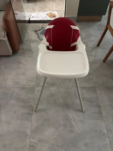 Cadeira de Alimentação Infantil com Bandeja - Conservada