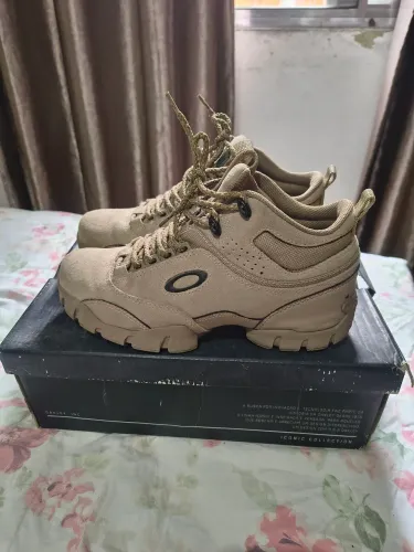 Bota Okley (n°38)