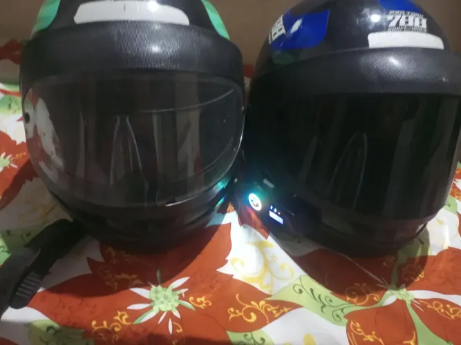 capacetes para vender 2 por o preço de 1