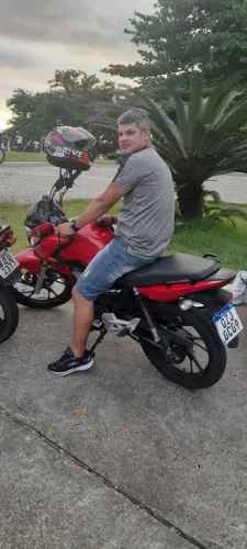 Vendo essa moto em perfeito estado só um ranhao de leve