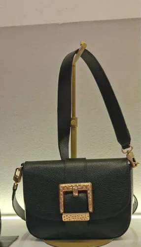 Bolsa lança perfume