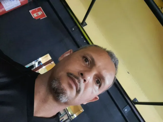 Professor substituto academia