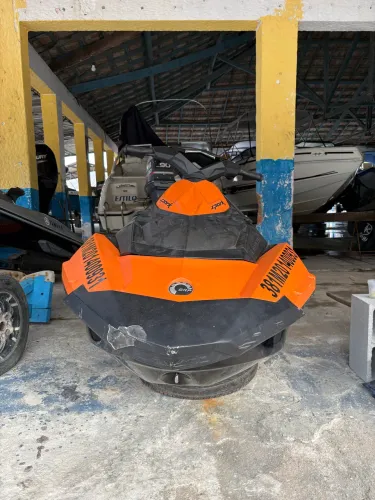 Vende-se jet ski spark