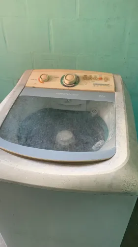Máquina de lavar com defeito