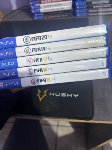 Combo CD PS4 - Fifa! 5 CD FIFA! 2020/2019/2017/2016/2015