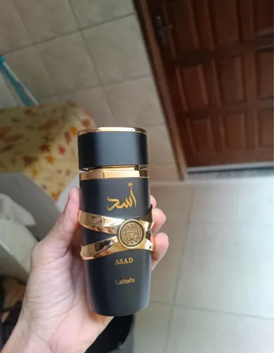 Lattafa Asad Eau de Parfum 100ml Original Lacrado - Intenso, Masculino e Marcante.