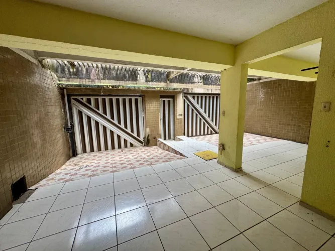 Oportunidade - Casa Duplex no Filipinho 225m² com Garagem para 4 Carros