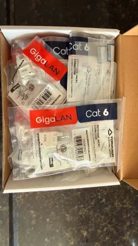 Caixa com 25 Keystone RJ 45 furukawa Gigalan