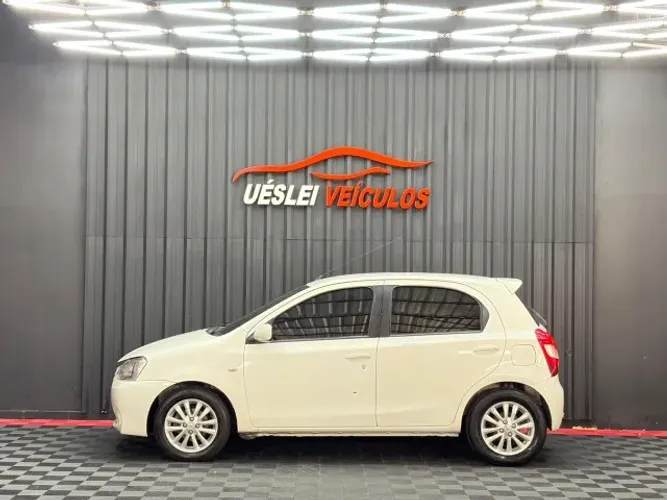 Toyota Etios XLS 1.5 Flex 16V 5P Mec. 2013