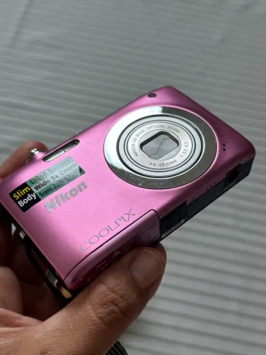 Câmera Niko  2600 rosa