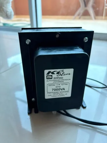 Autotransformador KF Slim MK 7000VA (220V para 127V) - Seminovo