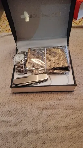 Vendo relogios suíço originais novo no estojo