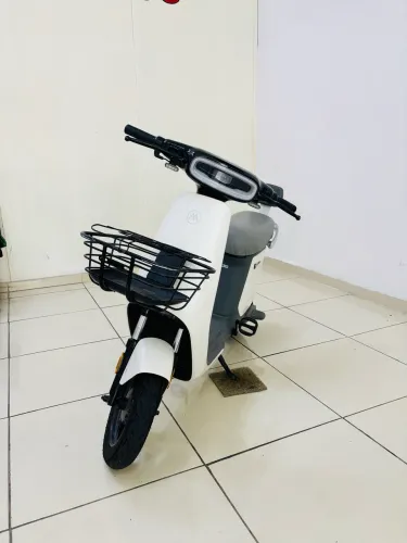 Scooter Elétrica AIMA não precisa de CNH