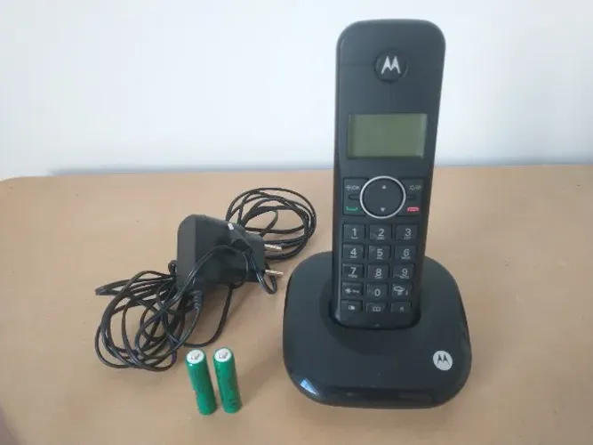 Telefone Sem Fio Motorola MOTO500ID com Identificador de Chamadas + Pilhas Recarregáveis