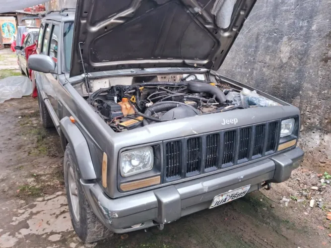 Jeep Cherokee Sport 4.0 Mec./aut. 1998