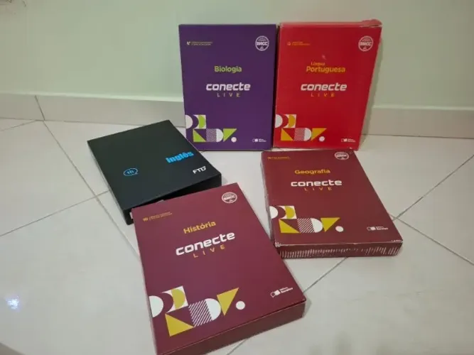 Vendo Livros didáticos Conect (Saraiva) + 360 - Inglês