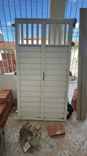 Porta de alumínio