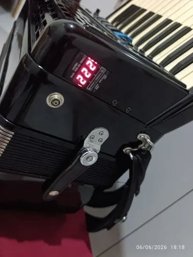Acordeon digital Roland