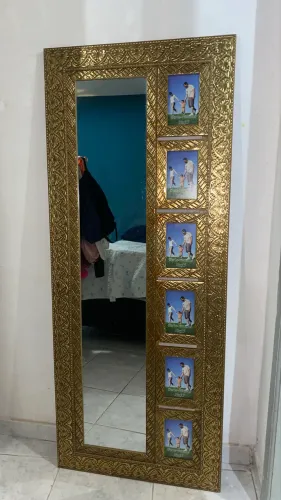 Espelho decorativo com quadros 