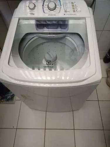 Máquina lavar Eletrolux 13kg<br>Conservada <br>Funciona normal <br>Retirada na Parangaba. *