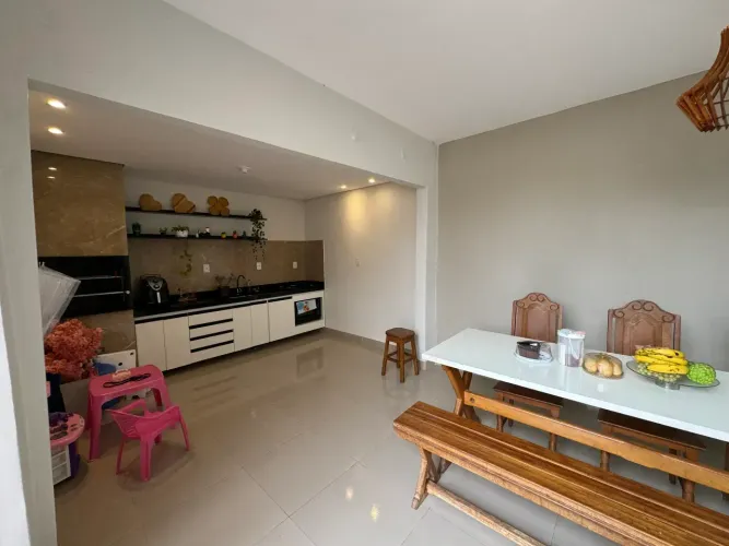 OPORTUNIDADE! Casa linda á venda no condomínio JD VITORIA A