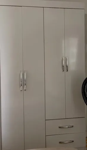 Guarda-roupas E multiuso 