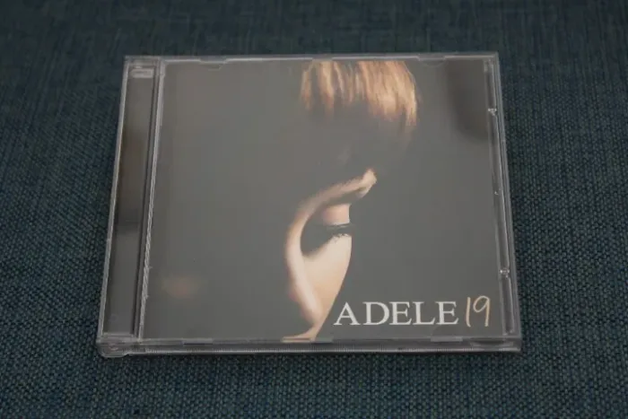 CD Adele 19