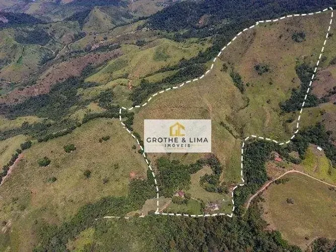 Fazenda centenaria com 3 dormitórios à venda, 470000 m² por R$ 6.545.000 - Zona Rural - Cr