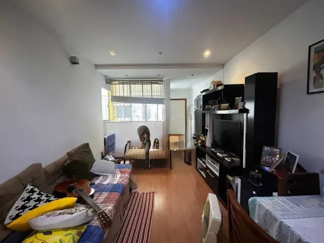 Apartamento : / Residencial / Glória